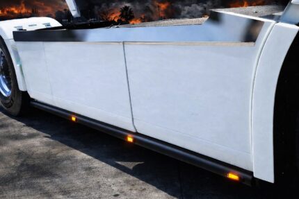 2-teilig Edelstahl Seitenschutzrohr pass. für Volvo FH4/2013- 2016 / Euro 5