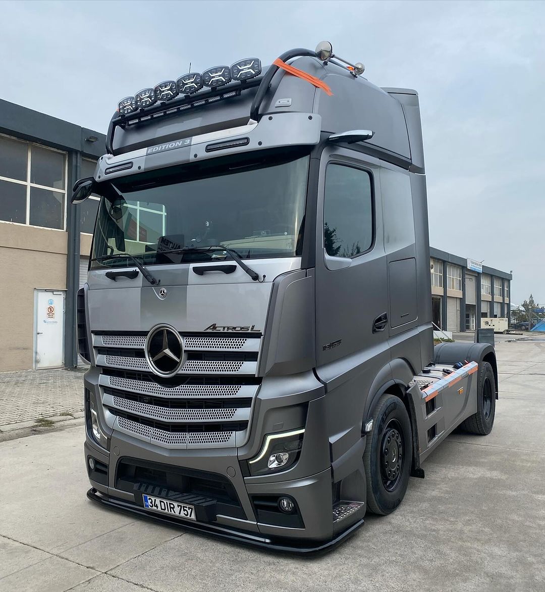 Edelstahl Stoßstangenschutzrohr für Breite Kabine - Blattgefedert – Bild 5