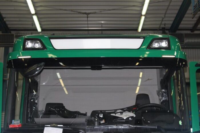 Neon Skyled PRO für Scania S- & R-Serie Highline (18x120cm) – Leuchtschild