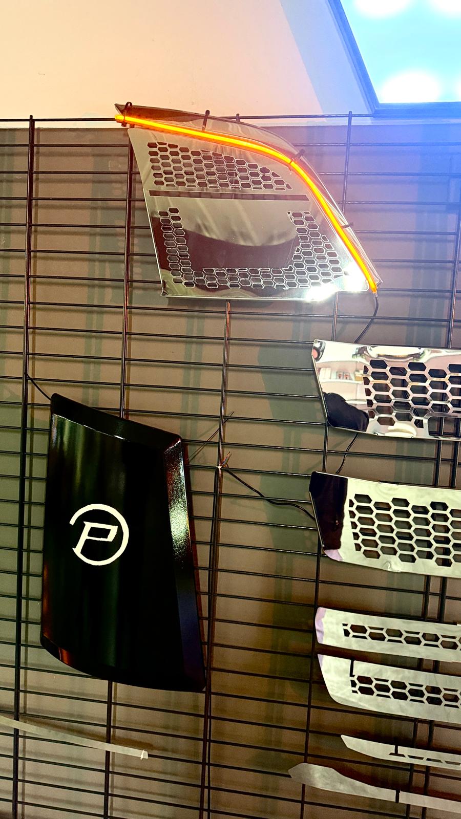 4-teilig Edelstahl Chrome Rahmen mit Orange - Weiß - Dual Beleuchtung pass. für Scaia Neu G. S/R 2017 – Bild 4