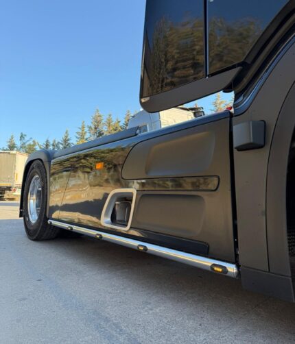 Seitenrohre passend für ACTROS PRO CABIN (3700mm Radstand)