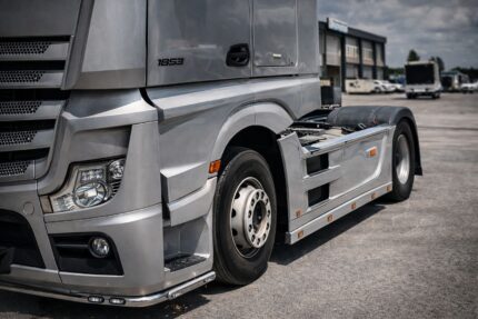 2-teiliges Seitenprofil aus Aluminium, mit 10 Löchern für Lampen (5 rechts – 5 links), passend für MP4 und MP5