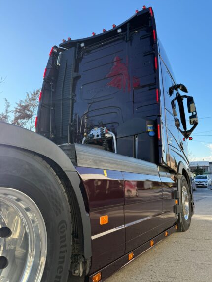 2-tlg. aus Aluminium-Seitenprofil, 10 Löcher (5R/5L), passend für Volvo FH4/FH5/Aero